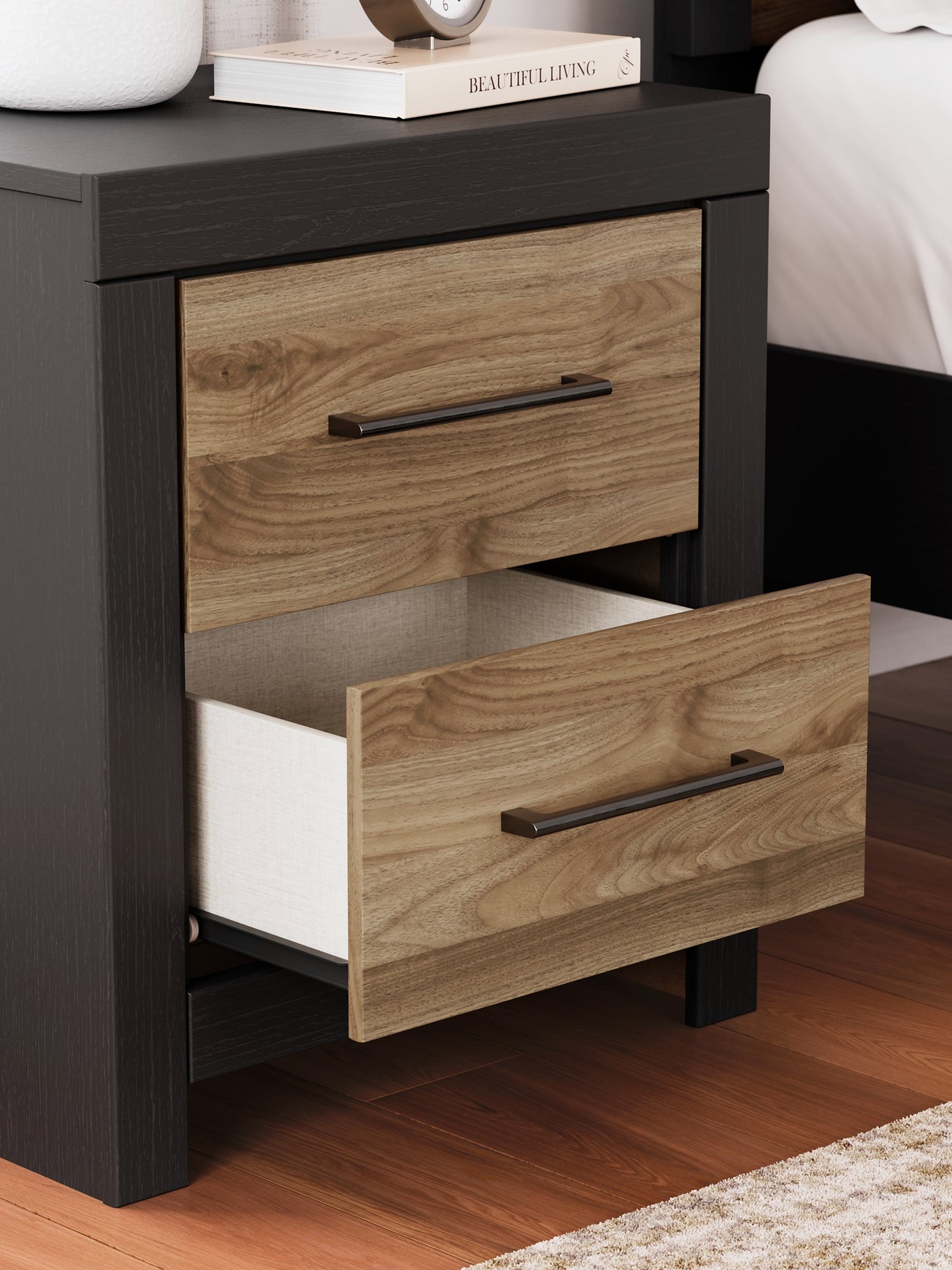 Vertani Twin Panel Bed with Mirrored Dresser and Nightstand